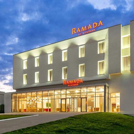 Ramada By Wyndham Targu Jiu 호텔 외부 사진